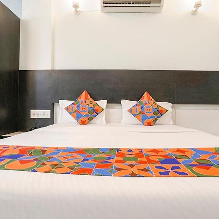 Fabhotel Skylon, Near Mahatma Mandir Гандинагар Екстериор снимка