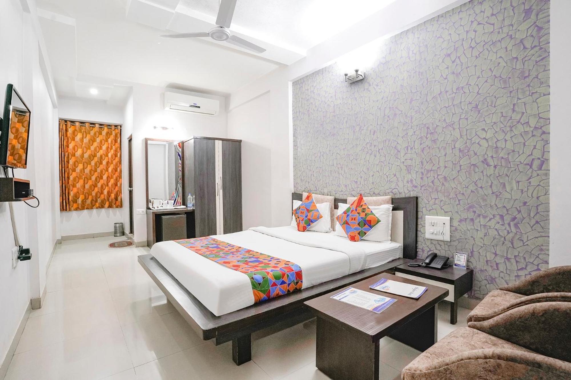 Fabhotel Skylon, Near Mahatma Mandir Гандинагар Екстериор снимка