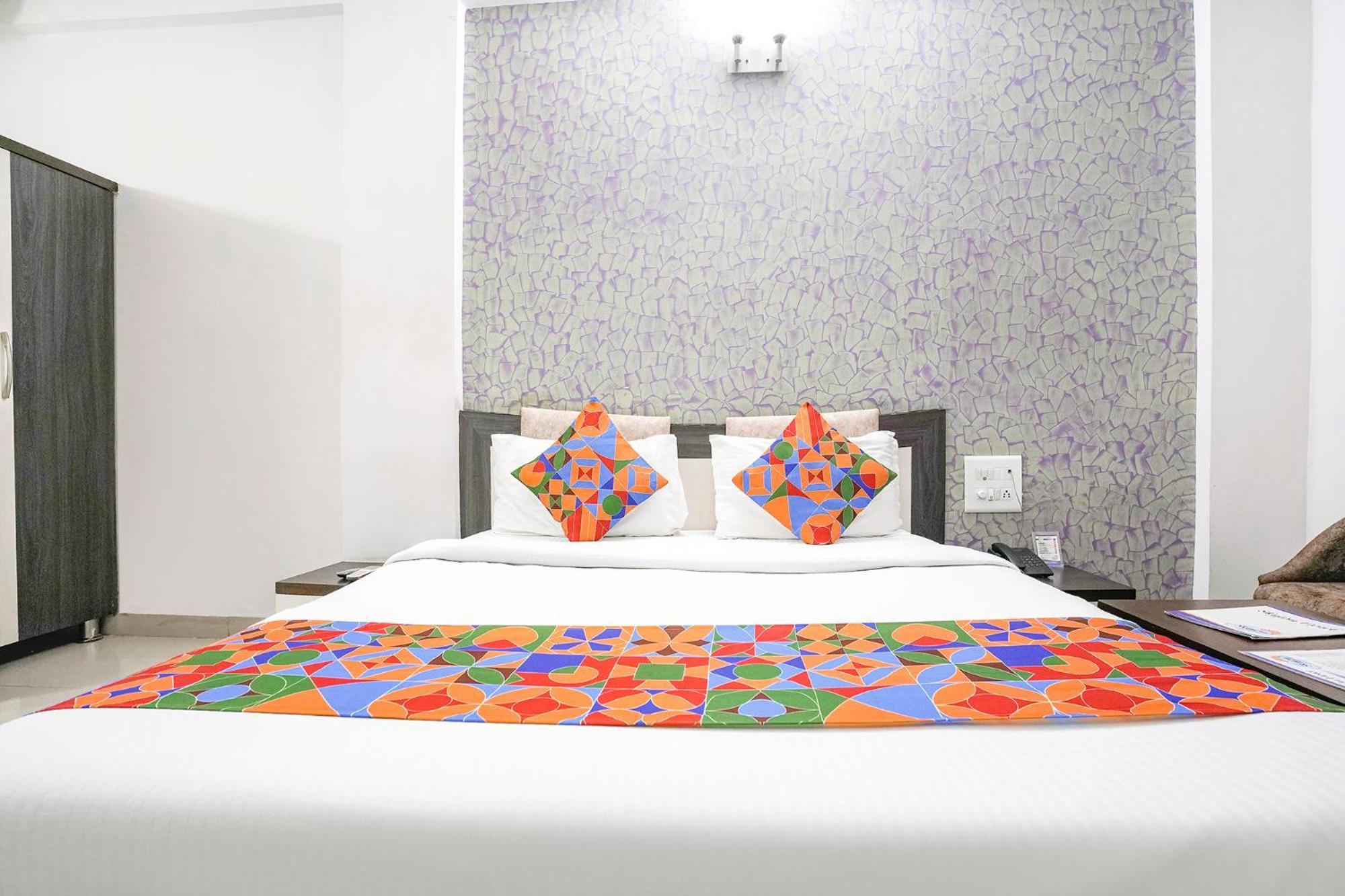 Fabhotel Skylon, Near Mahatma Mandir Гандинагар Екстериор снимка