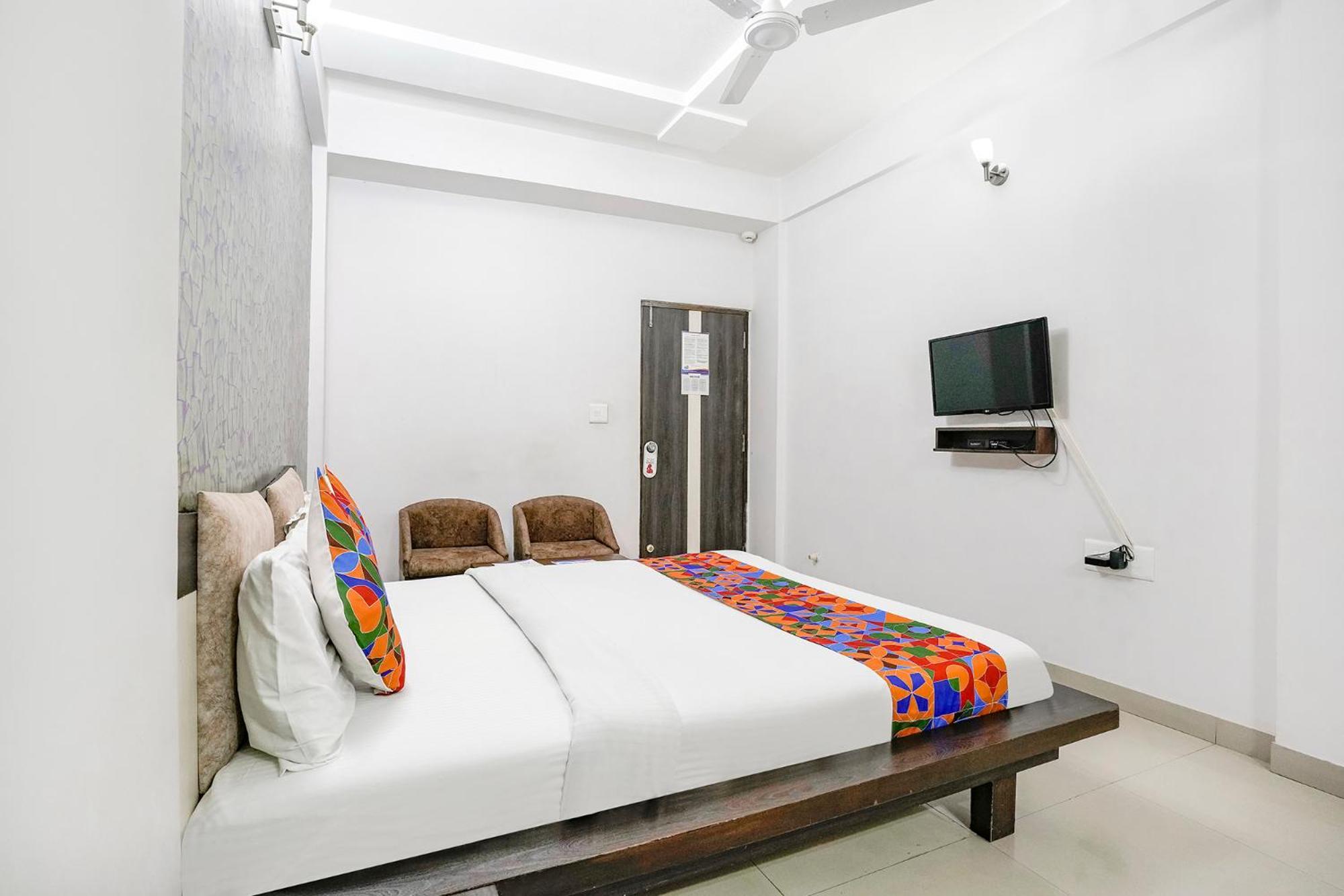 Fabhotel Skylon, Near Mahatma Mandir Гандинагар Екстериор снимка