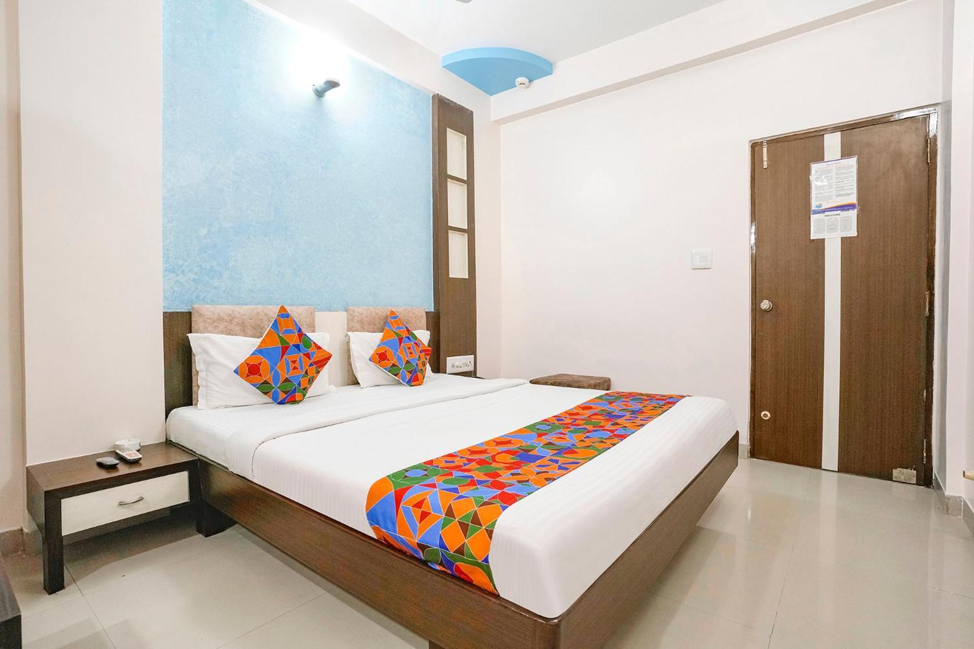 Fabhotel Skylon, Near Mahatma Mandir Гандинагар Екстериор снимка