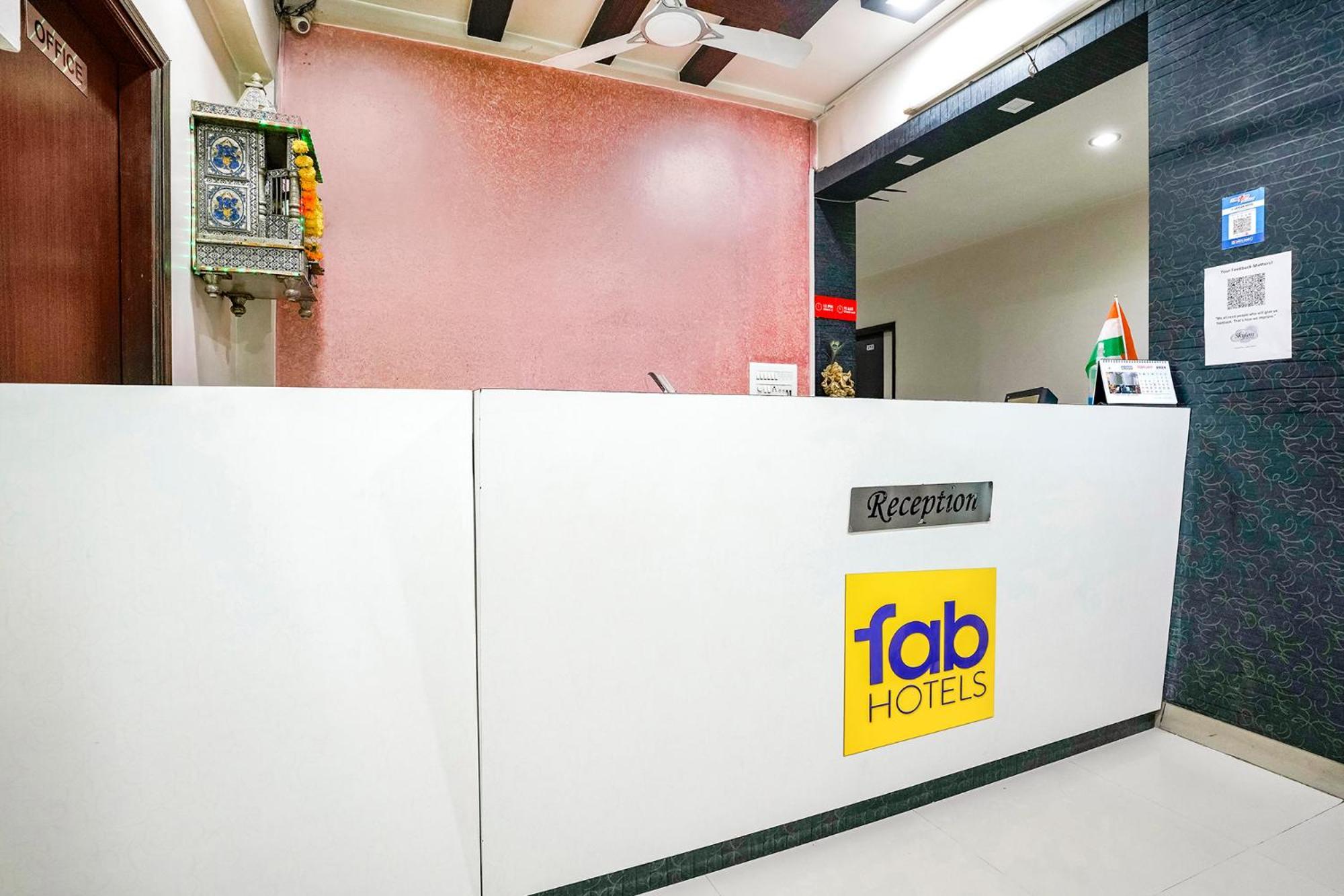 Fabhotel Skylon, Near Mahatma Mandir Гандинагар Екстериор снимка