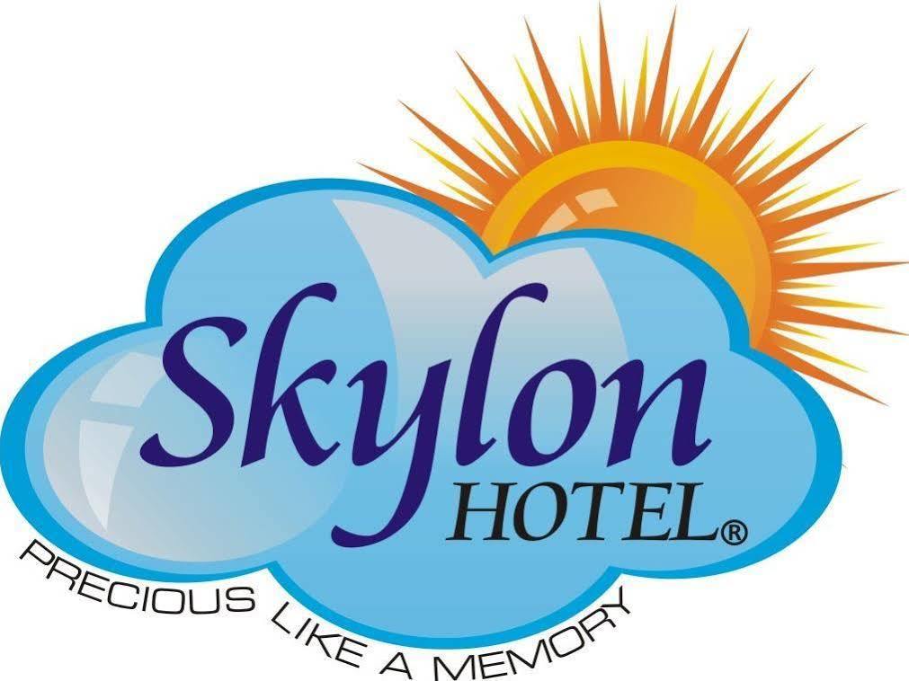 Fabhotel Skylon, Near Mahatma Mandir Гандинагар Екстериор снимка